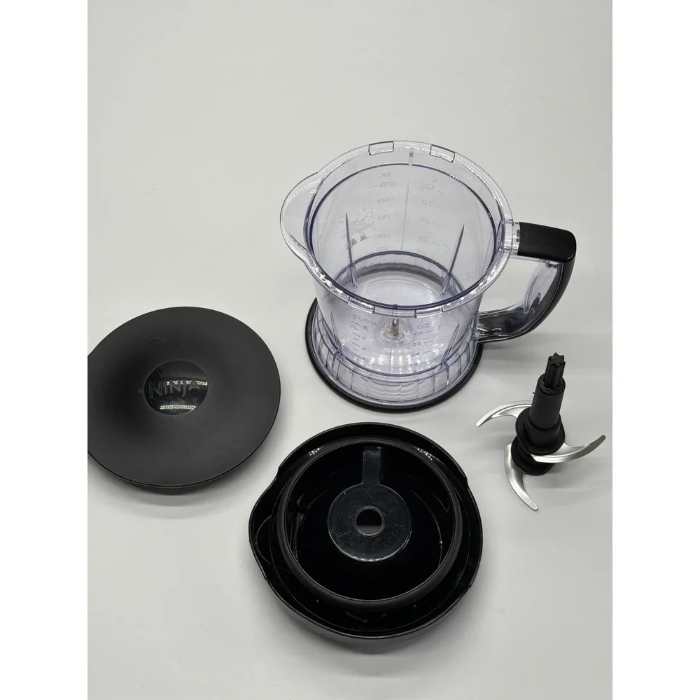 Ninja Master Prep Professional 40oz Pitcher with Splash Guard and Quad Blade